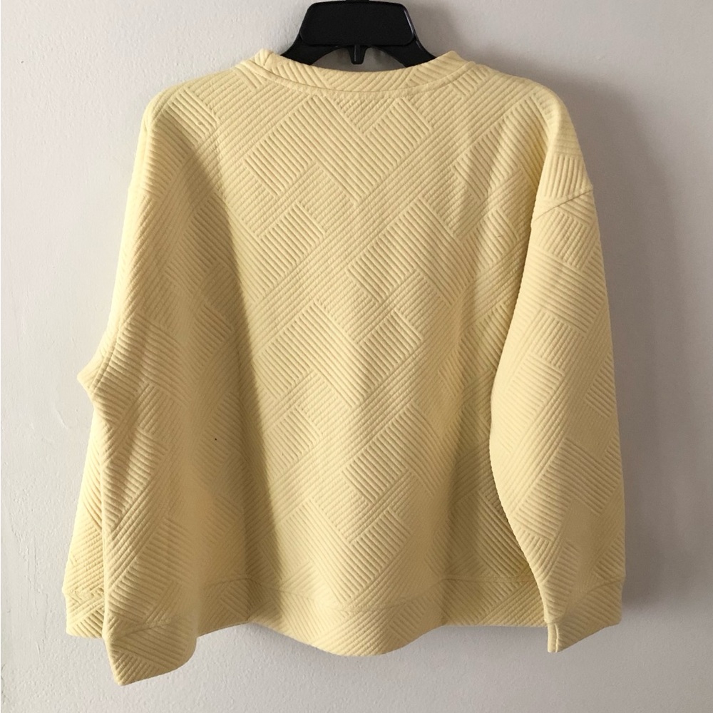 Veveret Textured Crewneck Sweater in Pale Yellow - Picture 3 of 5
